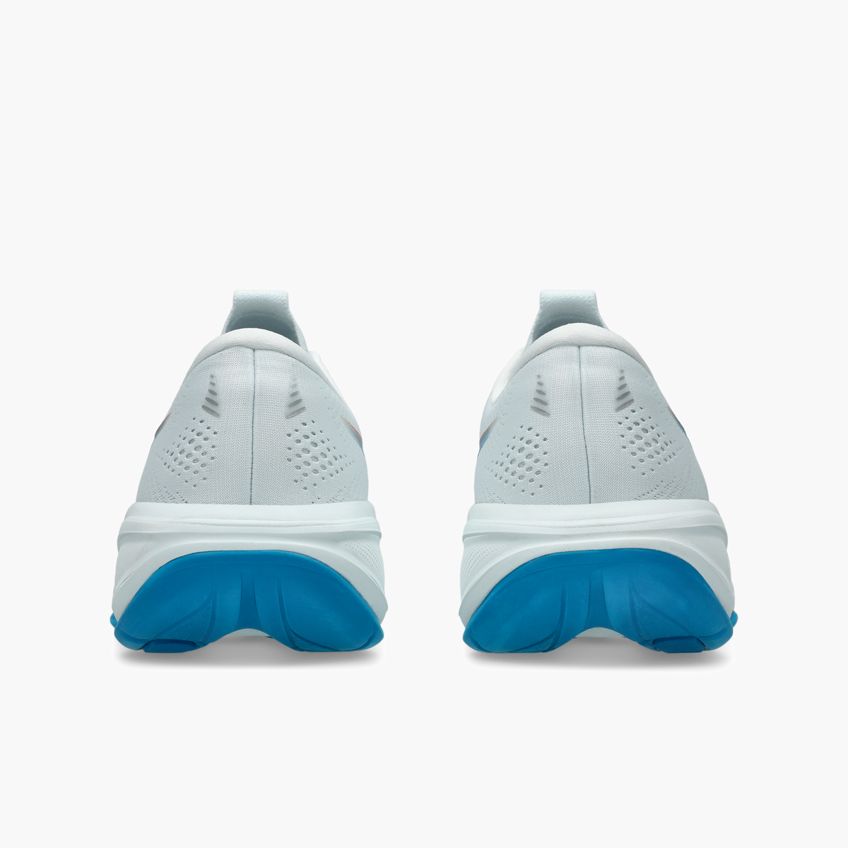 Heel angle shot of Men's Gel-Cumulus 28 in Arctic Blue / Aegean Blue