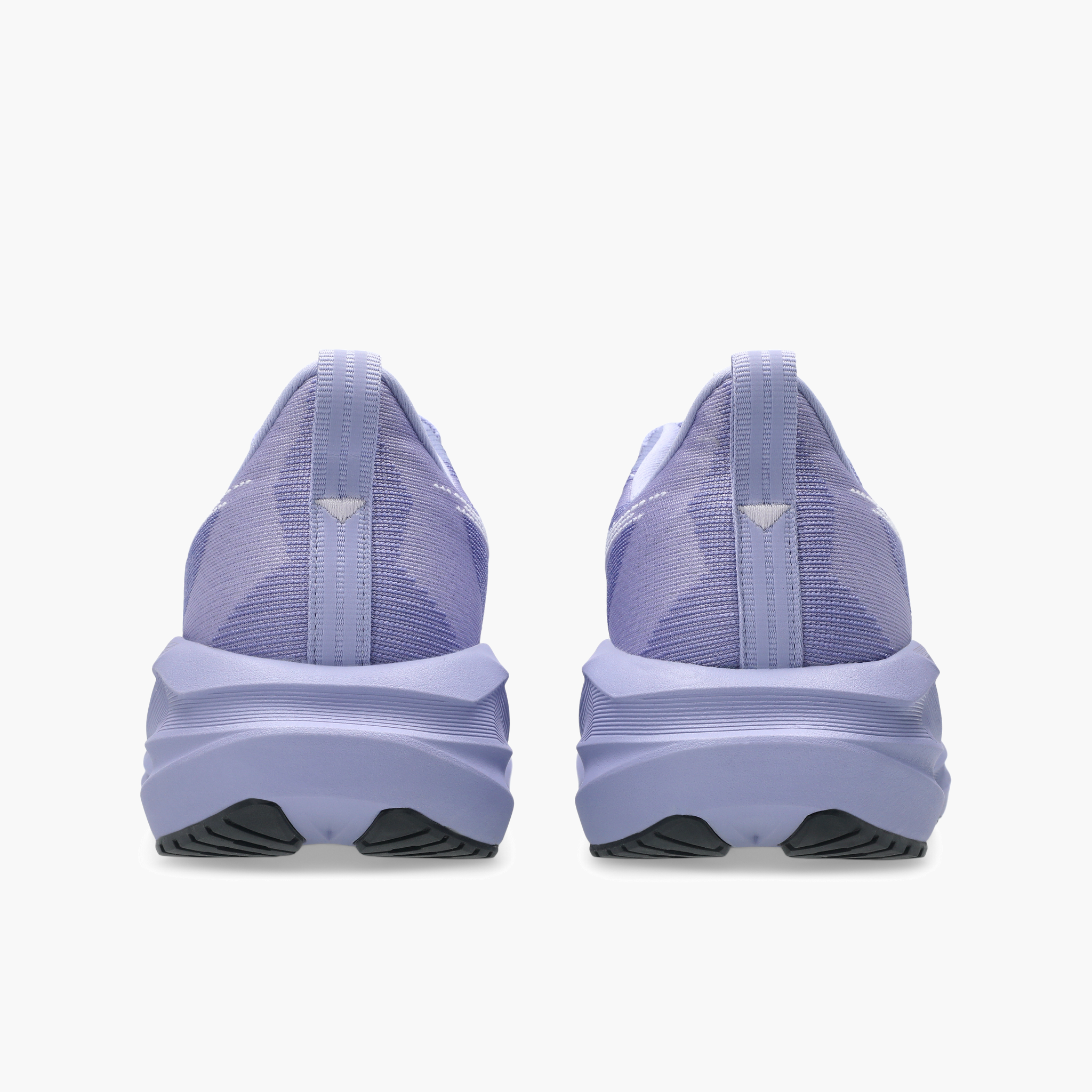 Heel angle shot of Women's Novablast 5 in Bluebell / Lilac Hint