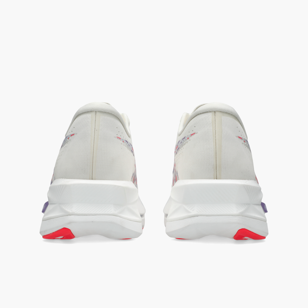 Heel angle shot of Women's Sonicblast in Cream / Blue Fade