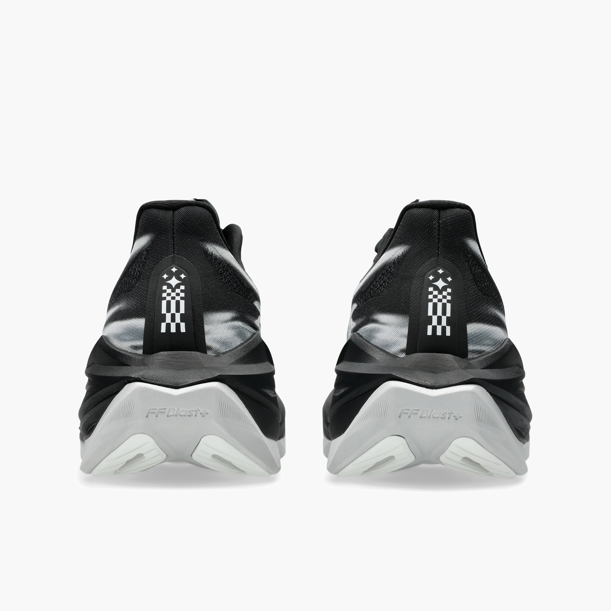 Heel angle shot of All Gender Superblast 3 in Black / Black