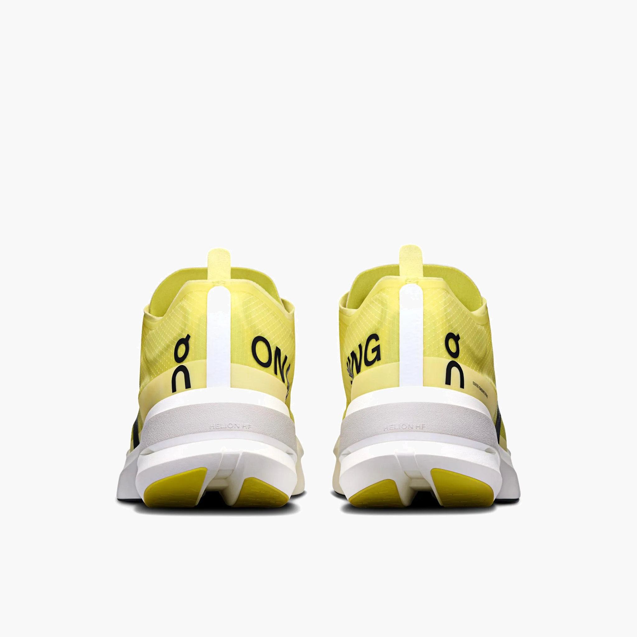Heel angle shot of Women's Cloudboom Strike in Limelight / Wolf
