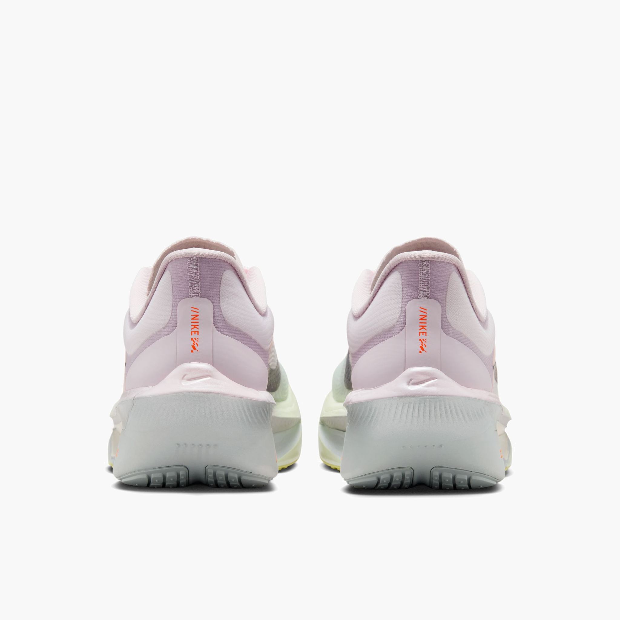 Heel angle shot of Women's Zoom Fly 6 in Bleached Lilac / Purple Dynasty-Volt Tint