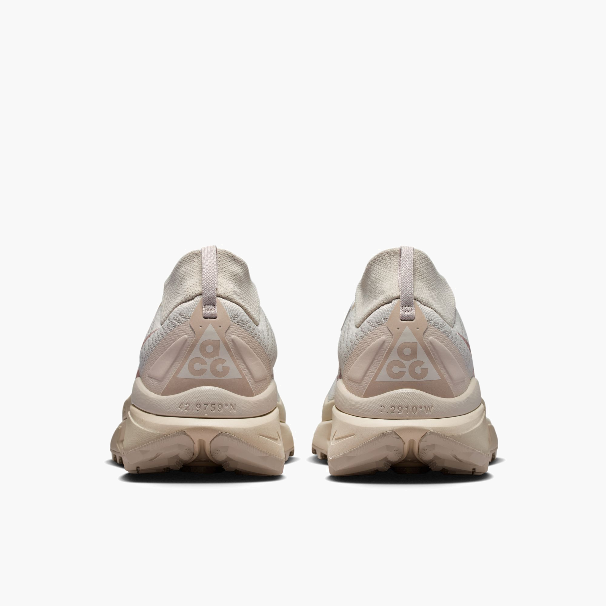 Heel angle shot of Men's ACG Zegama in Cream Ii / Diffused Taupe-Lt Orewood Brn