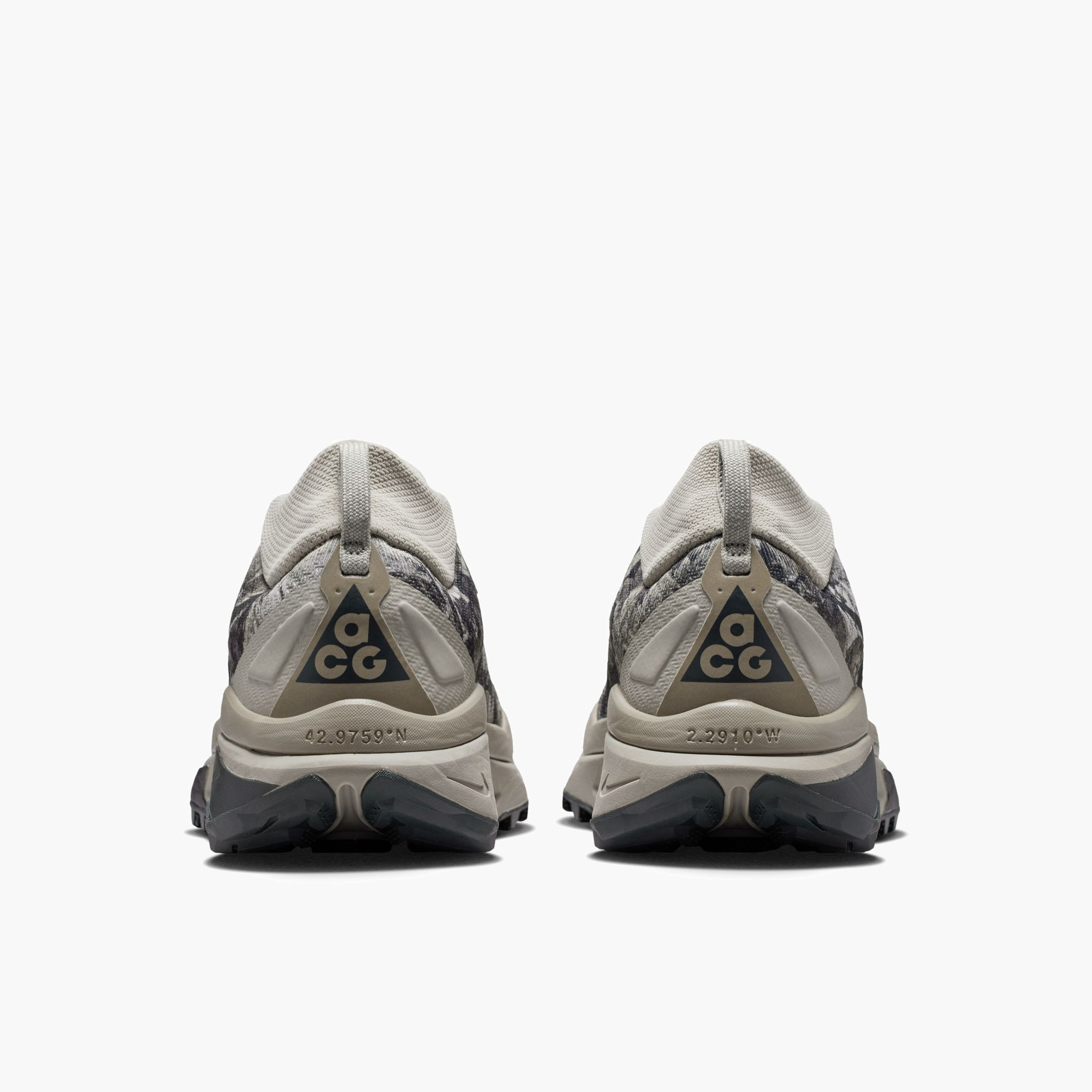 Heel angle shot of Women's ACG Zegama in Spruce Fog / Black Spruce-Sea Glass-Black