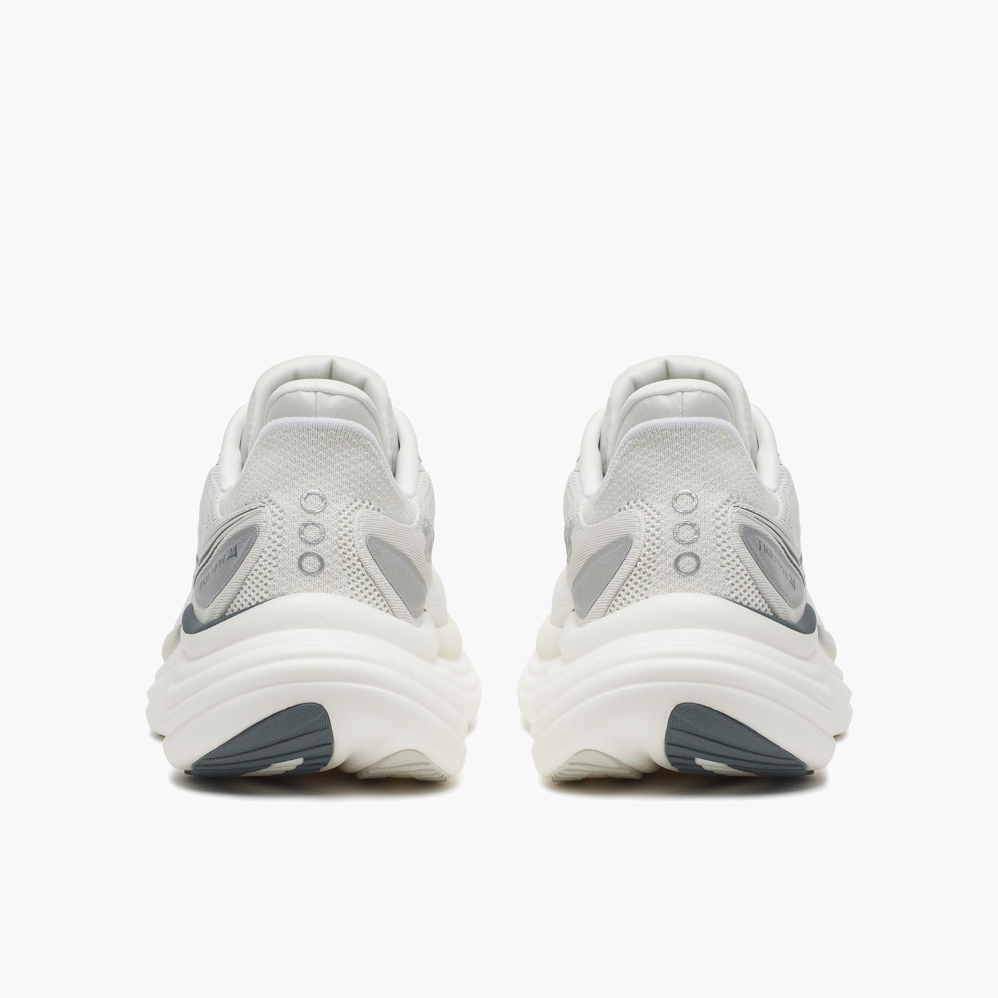 Heel angle shot of Men's Triumph 24 in Quartz / Ancho