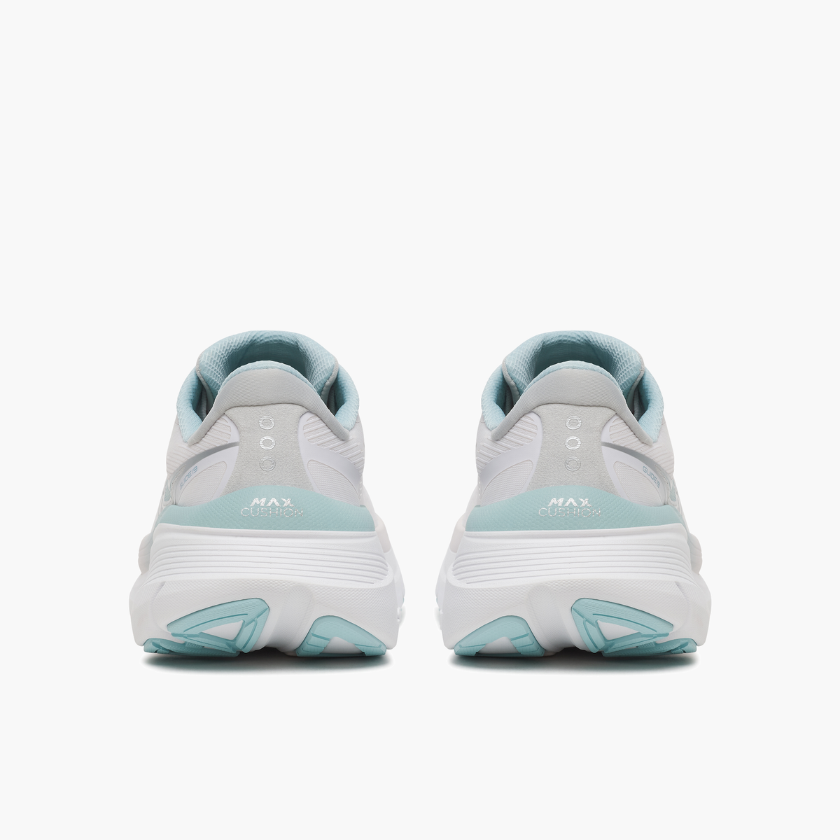Heel angle shot of Women's Guide 19 in Fog / Gulf