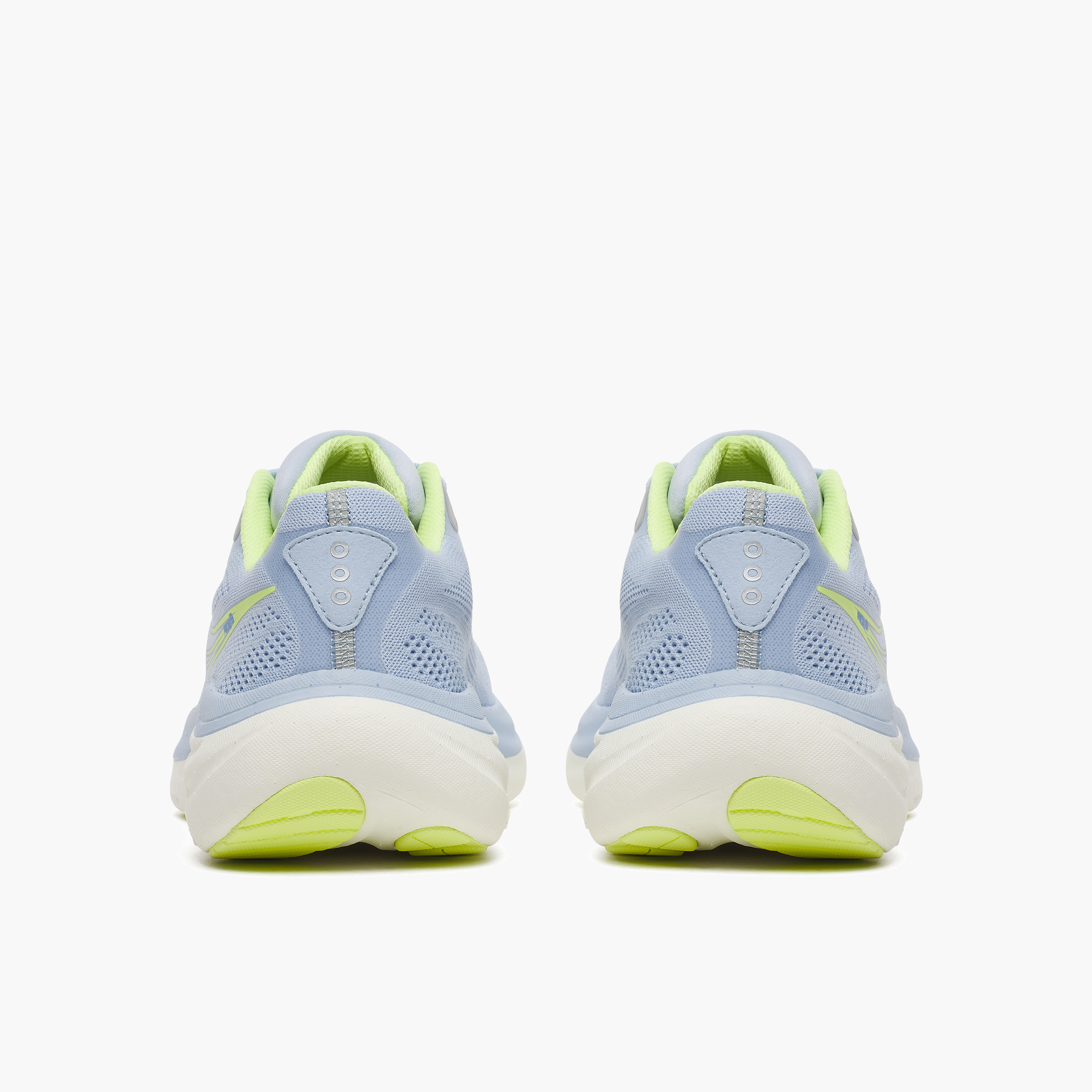 Heel angle shot of Women's Ride 19 in Skyward / Silv