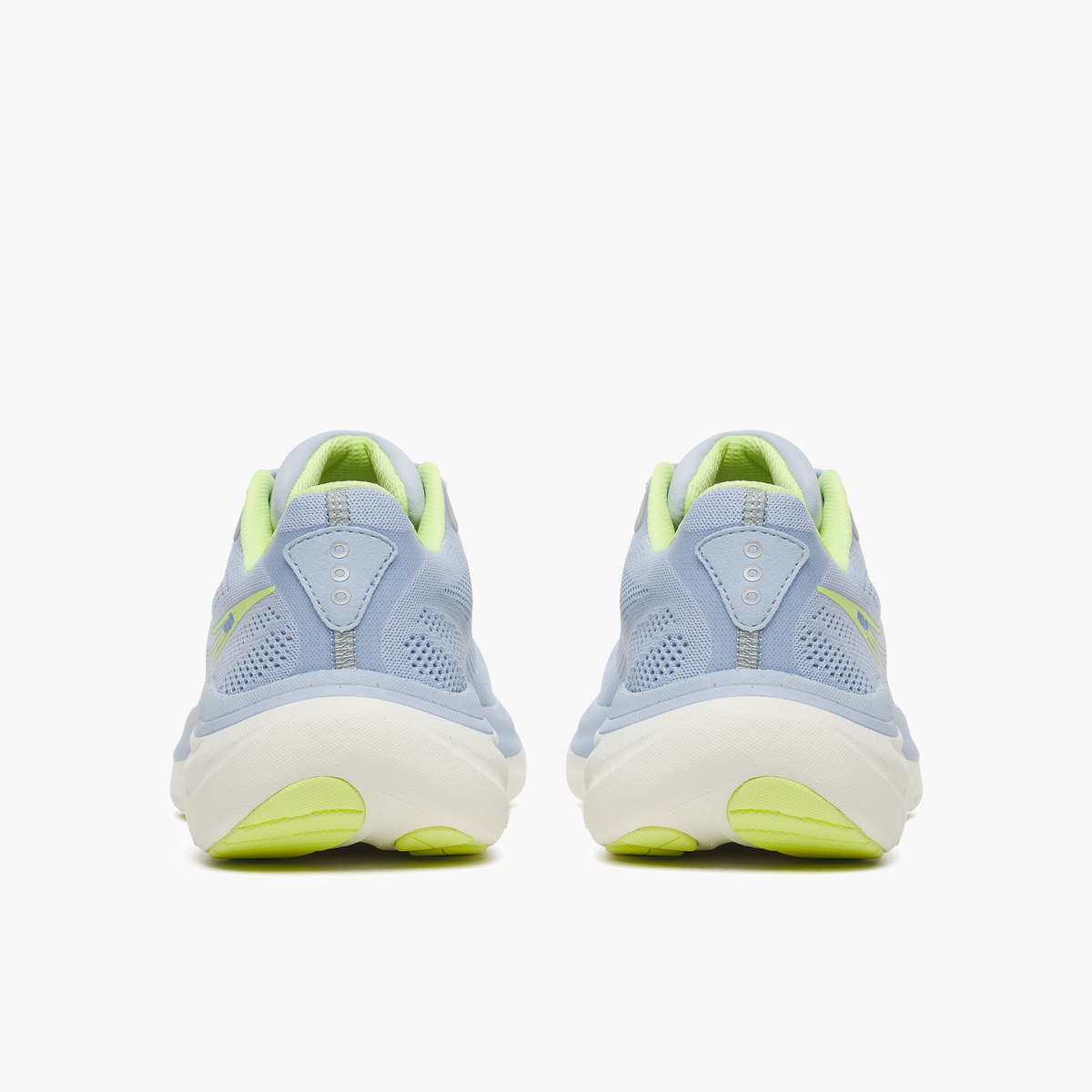 Heel angle shot of Women's Ride 19 in Skyward / Silv