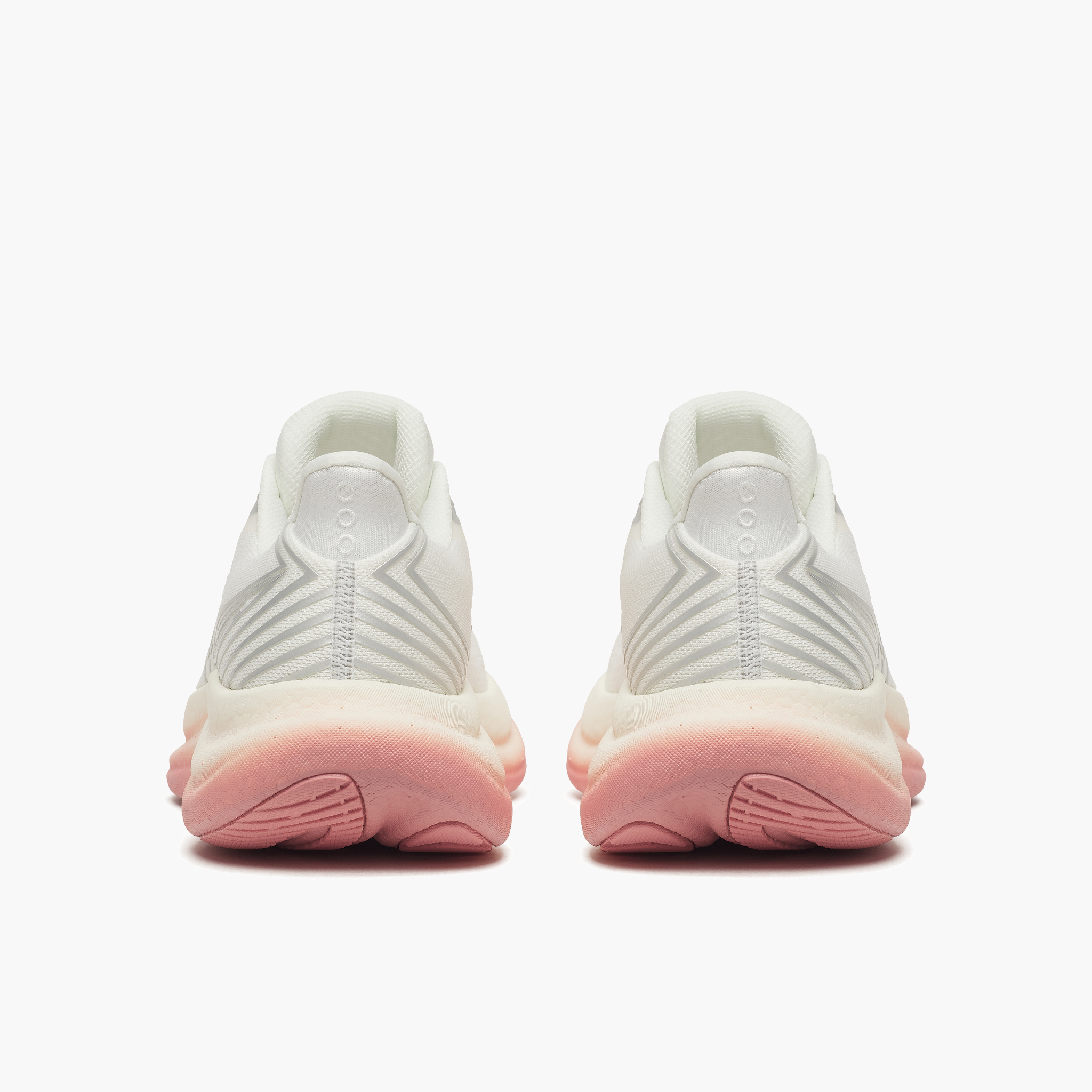 Heel angle shot of Women's Triumph 23 in Ivory / Mauve