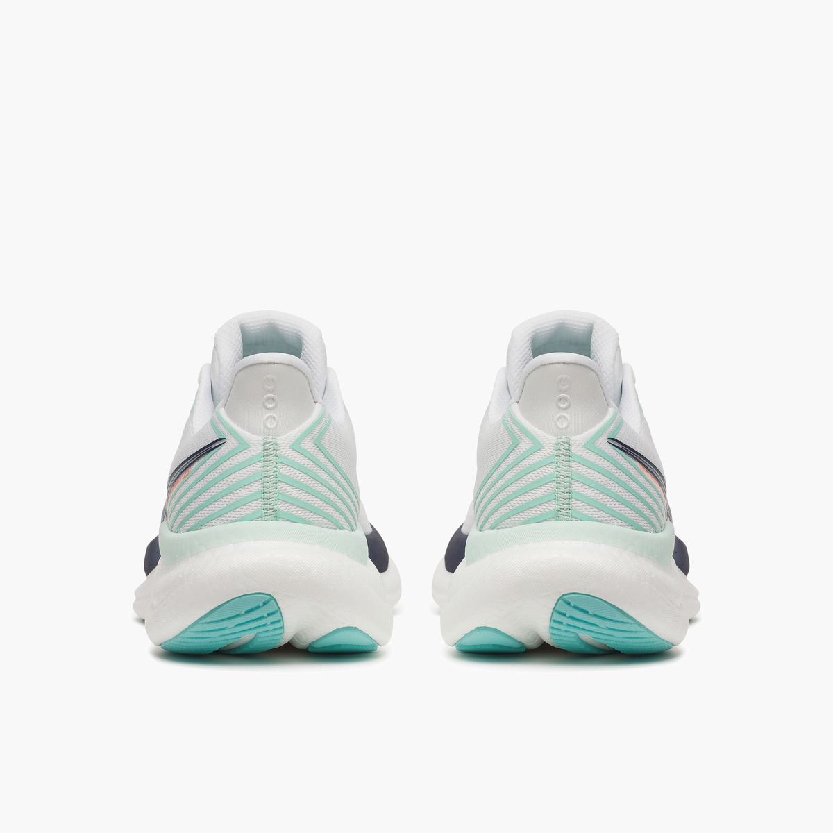 Heel angle shot of Women's Triumph 23 in White / Navy