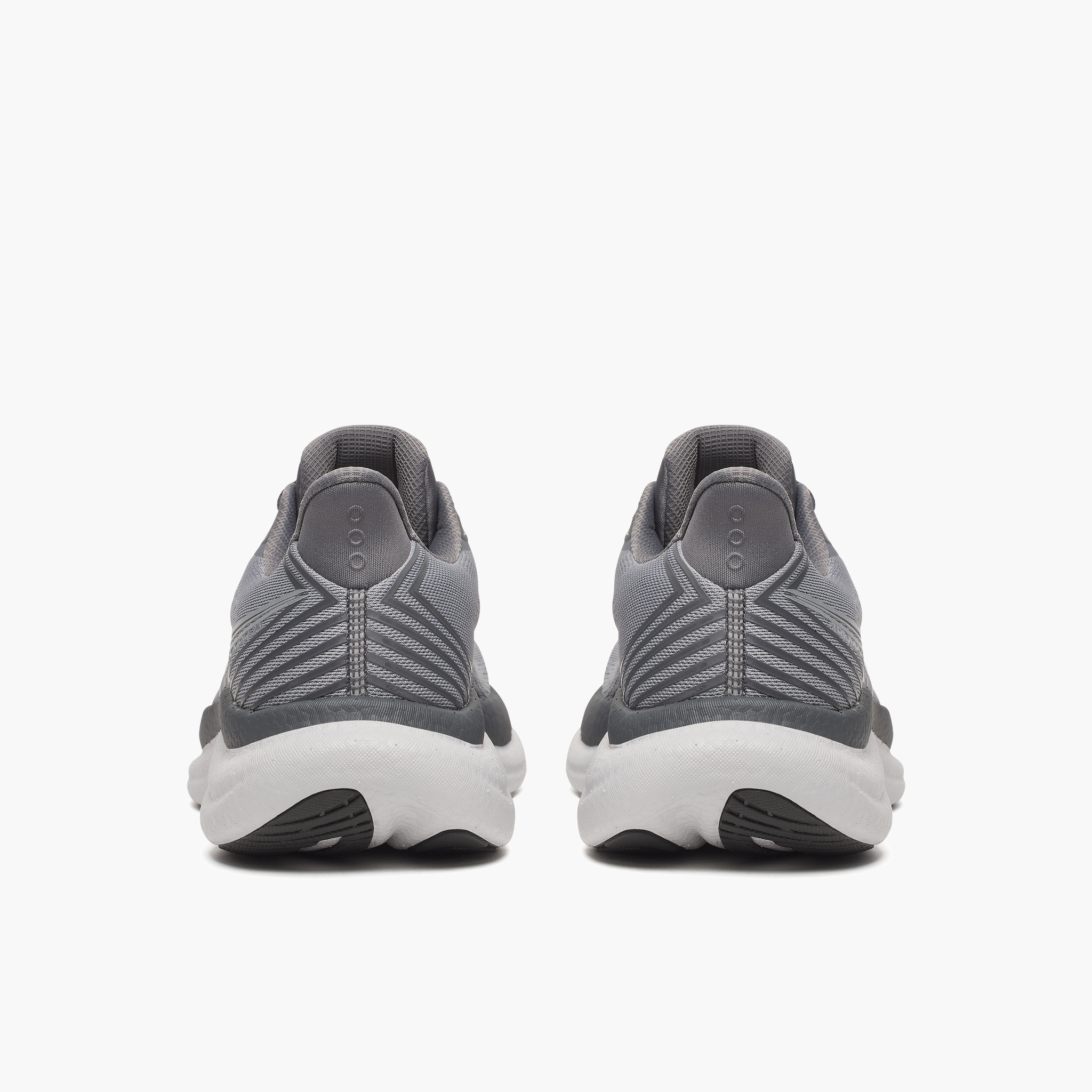 Heel angle shot of Men's Triumph 23 in Flint / Carbon