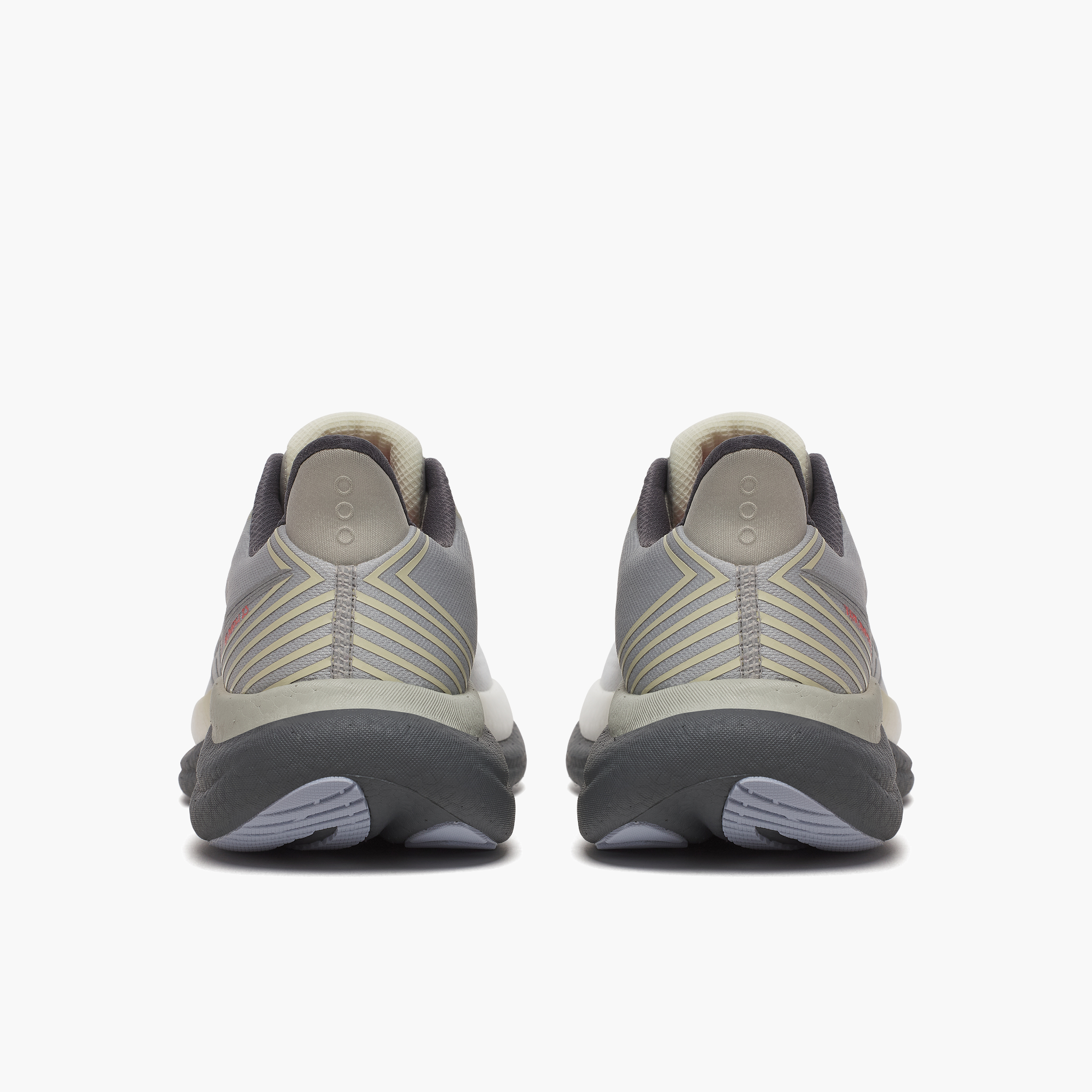 Heel angle shot of Men's Triumph 23 in Grey / Shadow