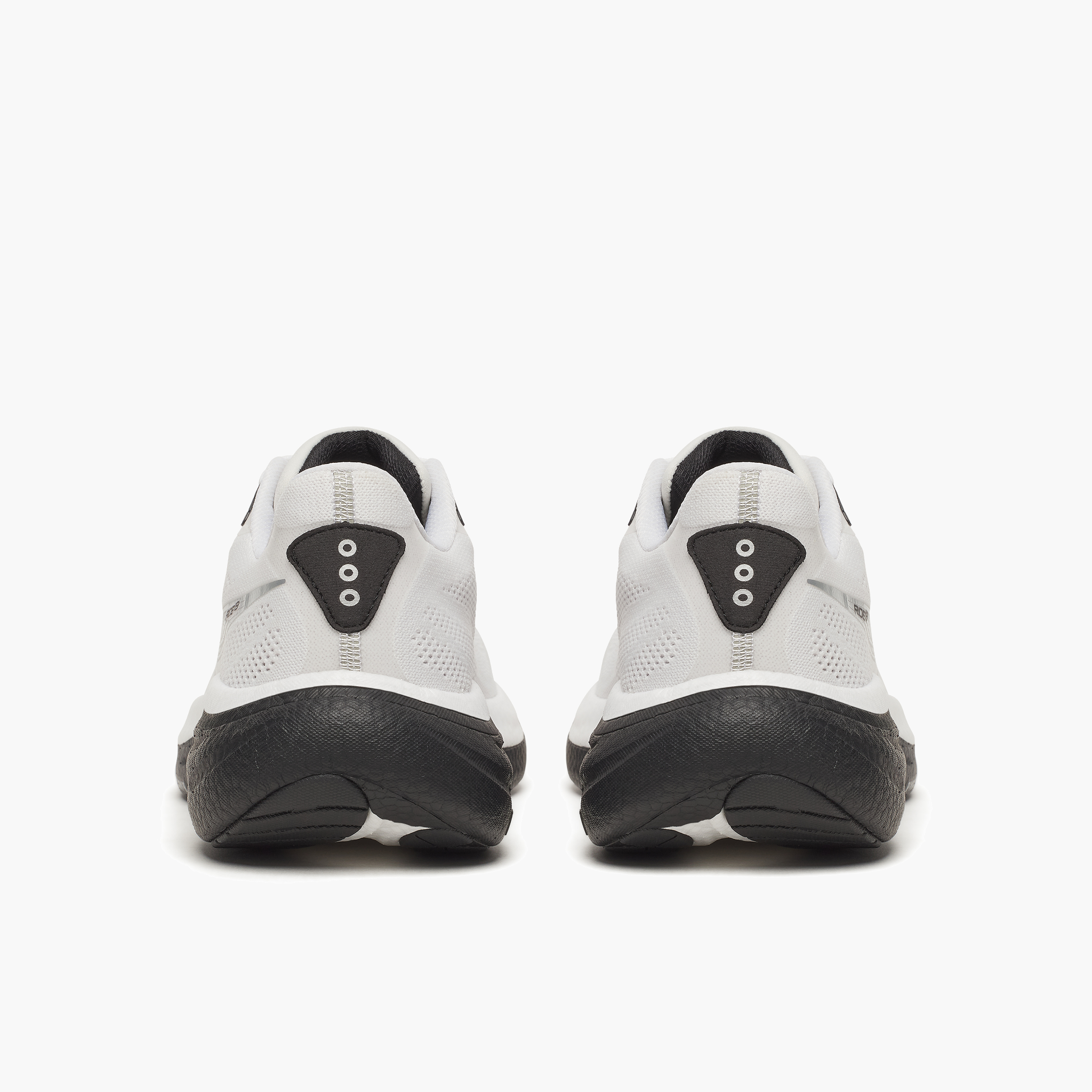 Heel angle shot of Men's Ride 19 in White / Black