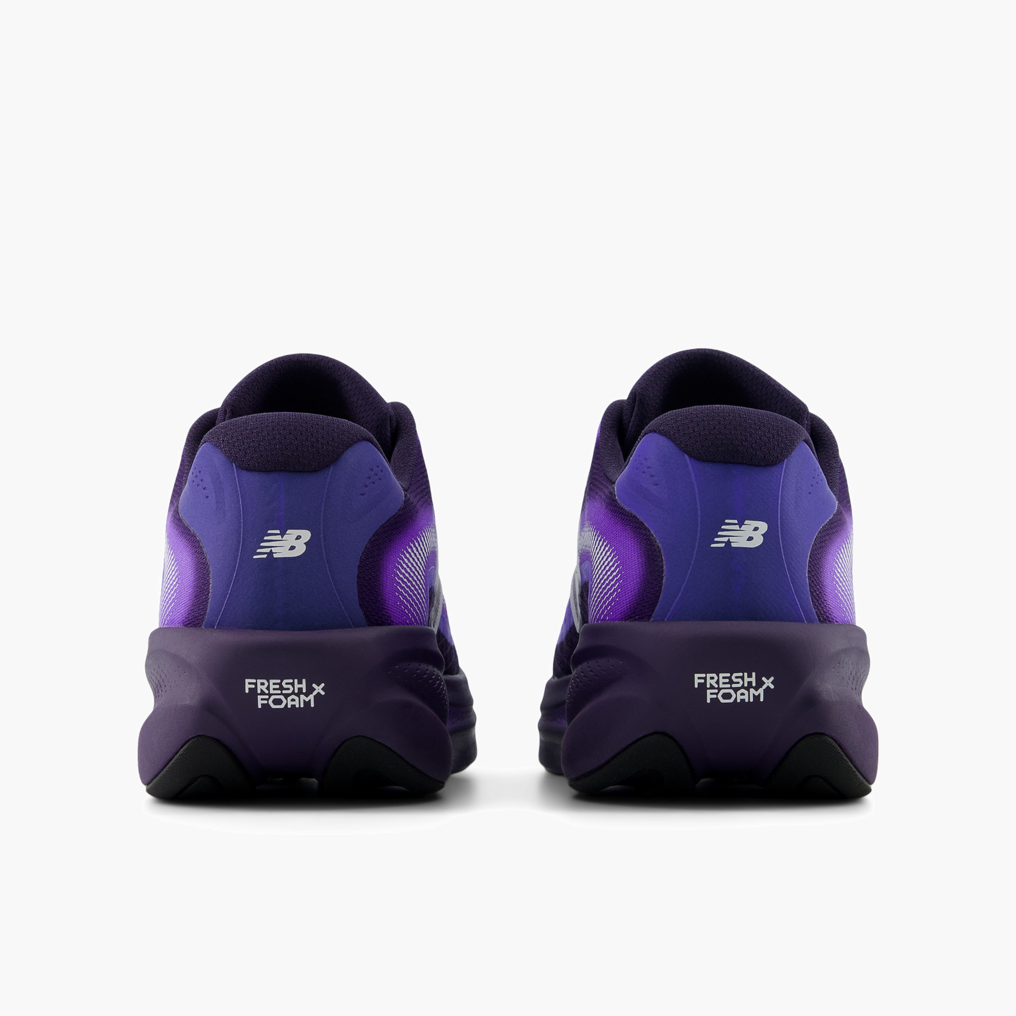 Heel angle shot of Women's Ellipse v1 in Boysenberry / Electricindigo / White