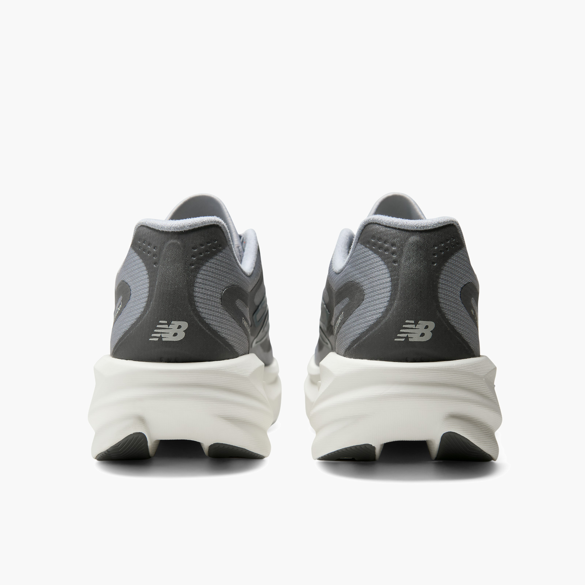 Heel angle shot of Women's Supercomp Rebel v1 in Digitalmist / Greymatter