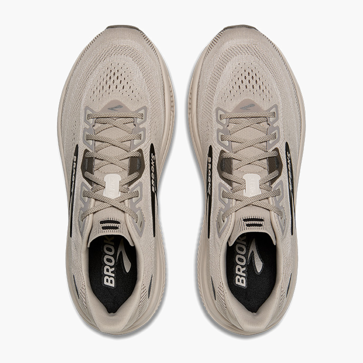 Overhead angle shot of Men's Ghost 18 in Chateau / Black / Morel