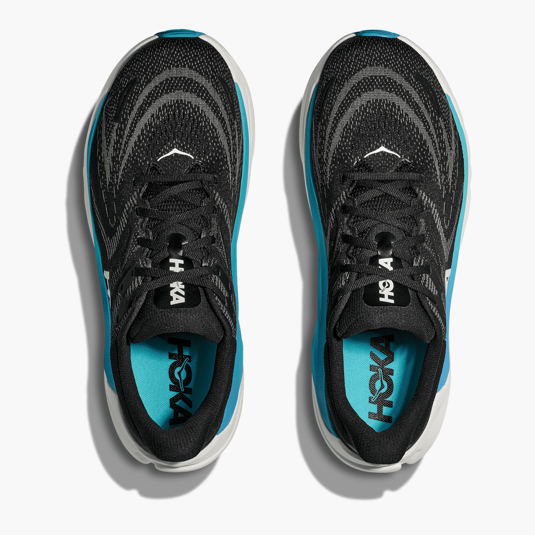 Overhead angle shot of Men's Arahi 8 in Black  /  Skyward Blue