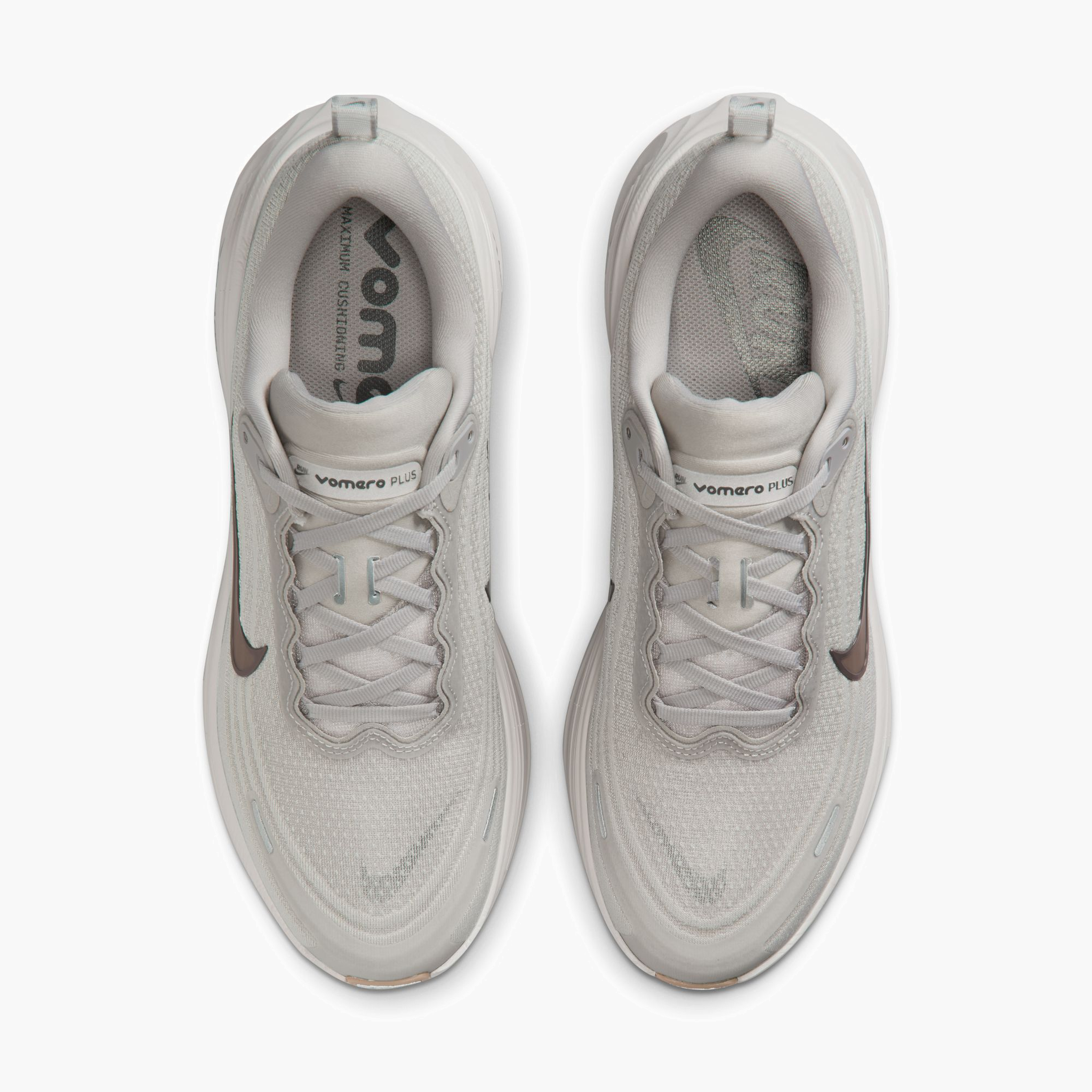 Overhead angle shot of Men's Vomero Plus in College Grey / Medium Ash-Lt Iron Ore