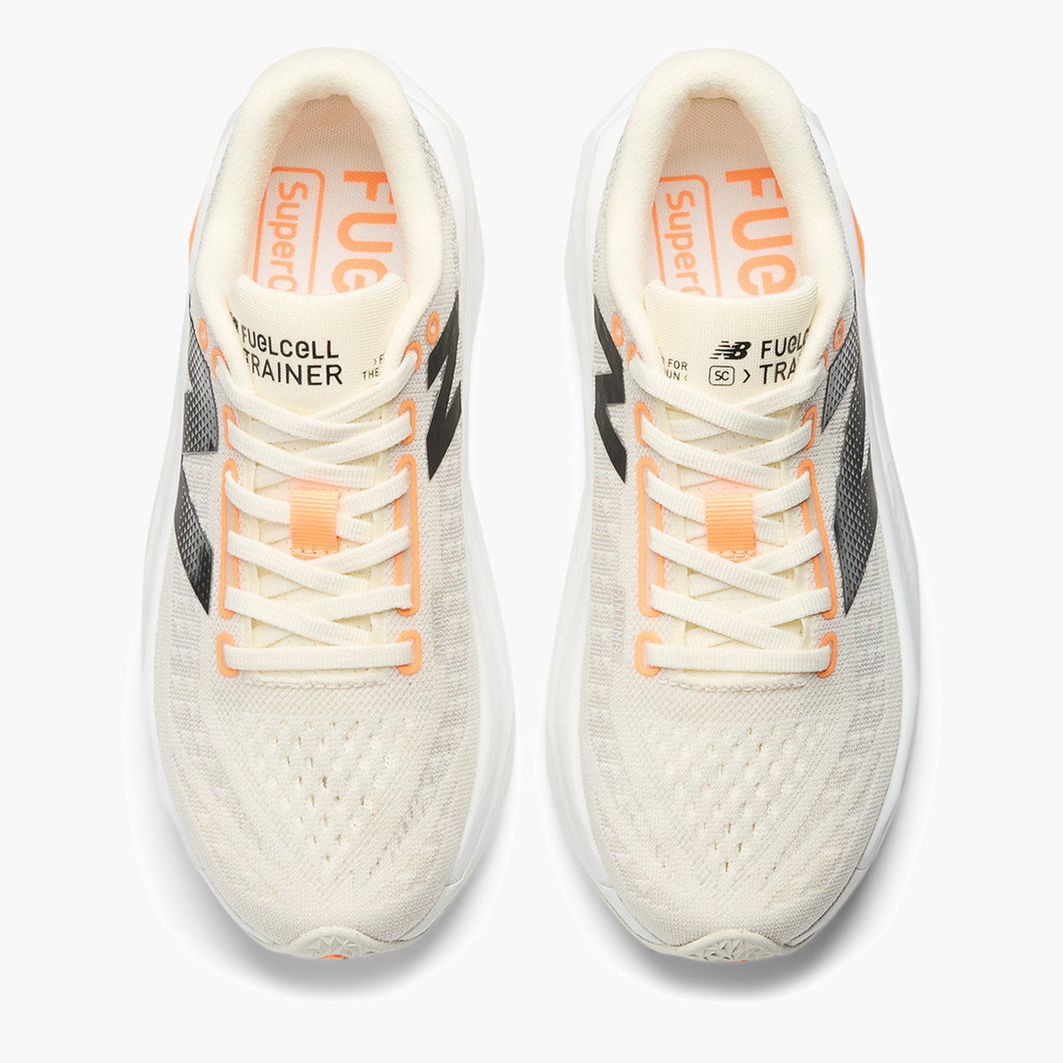 Overhead angle shot of Women's Supercomp Trainer v3 in Angora