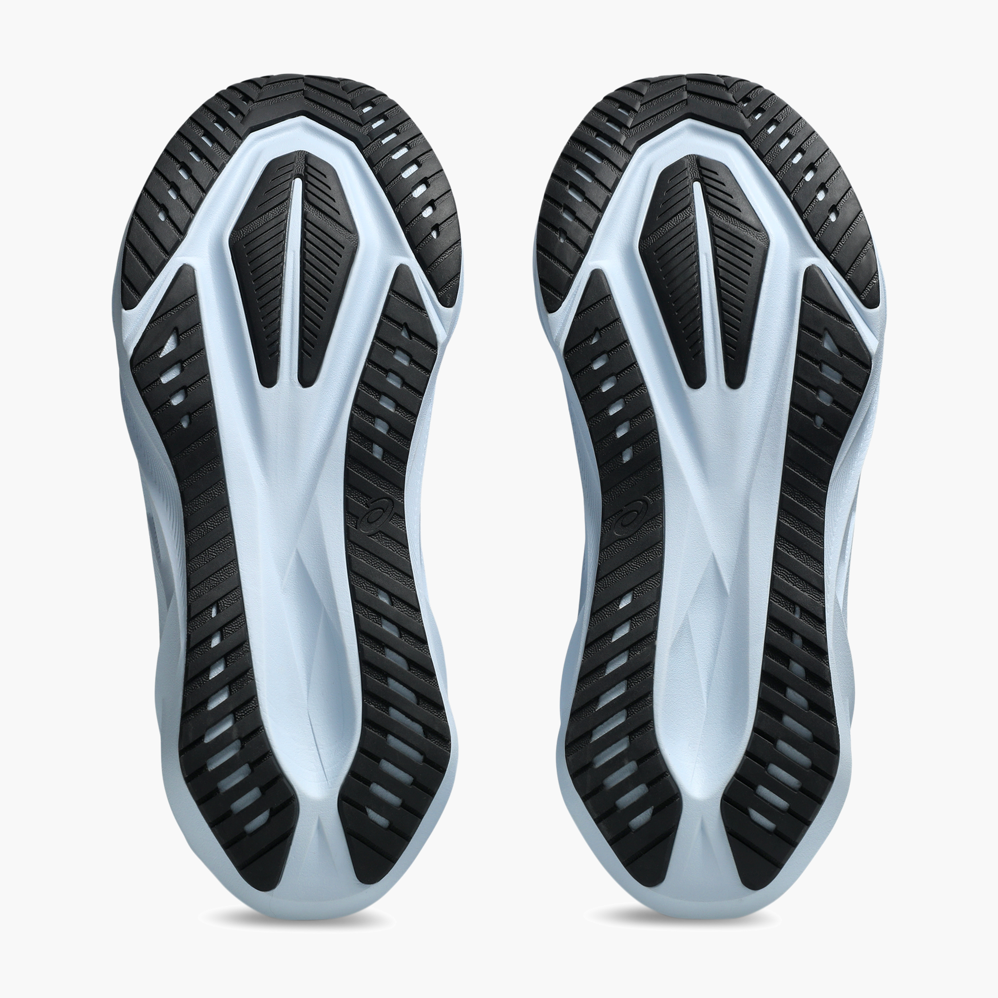 Sole angle shot of Men's Novablast 5 in Illusion Blue / Light Blue