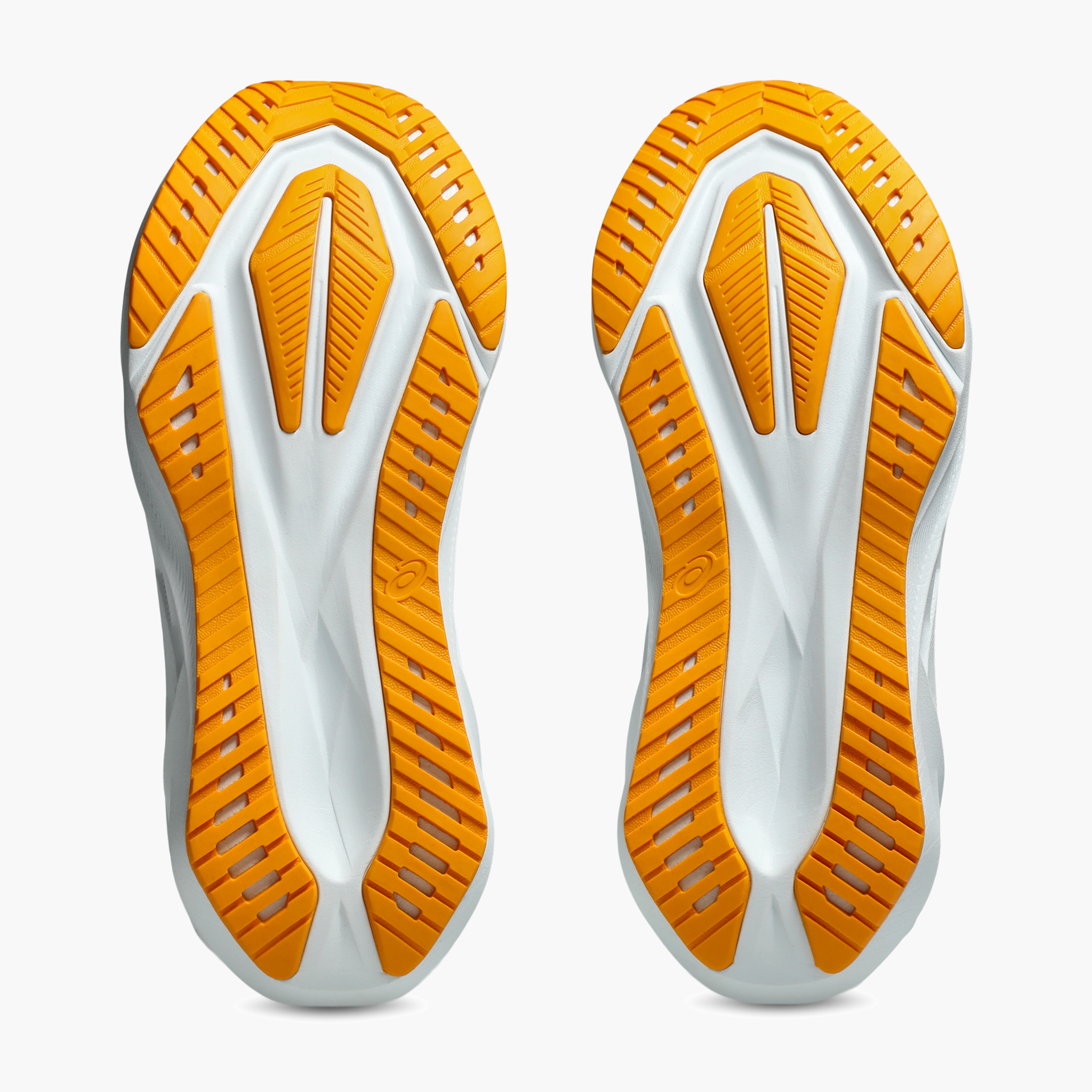 Sole angle shot of Men's Novablast 5 in Arctic Blue / Aegean Blue