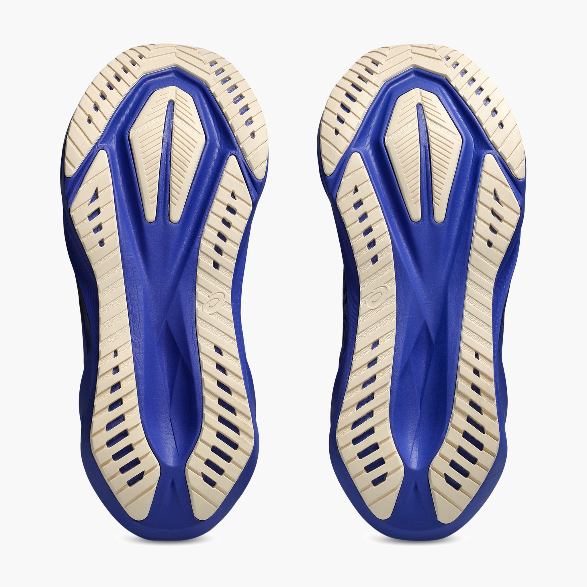 Sole angle shot of Men's Novablast 5 in Black / Cobalt Burst