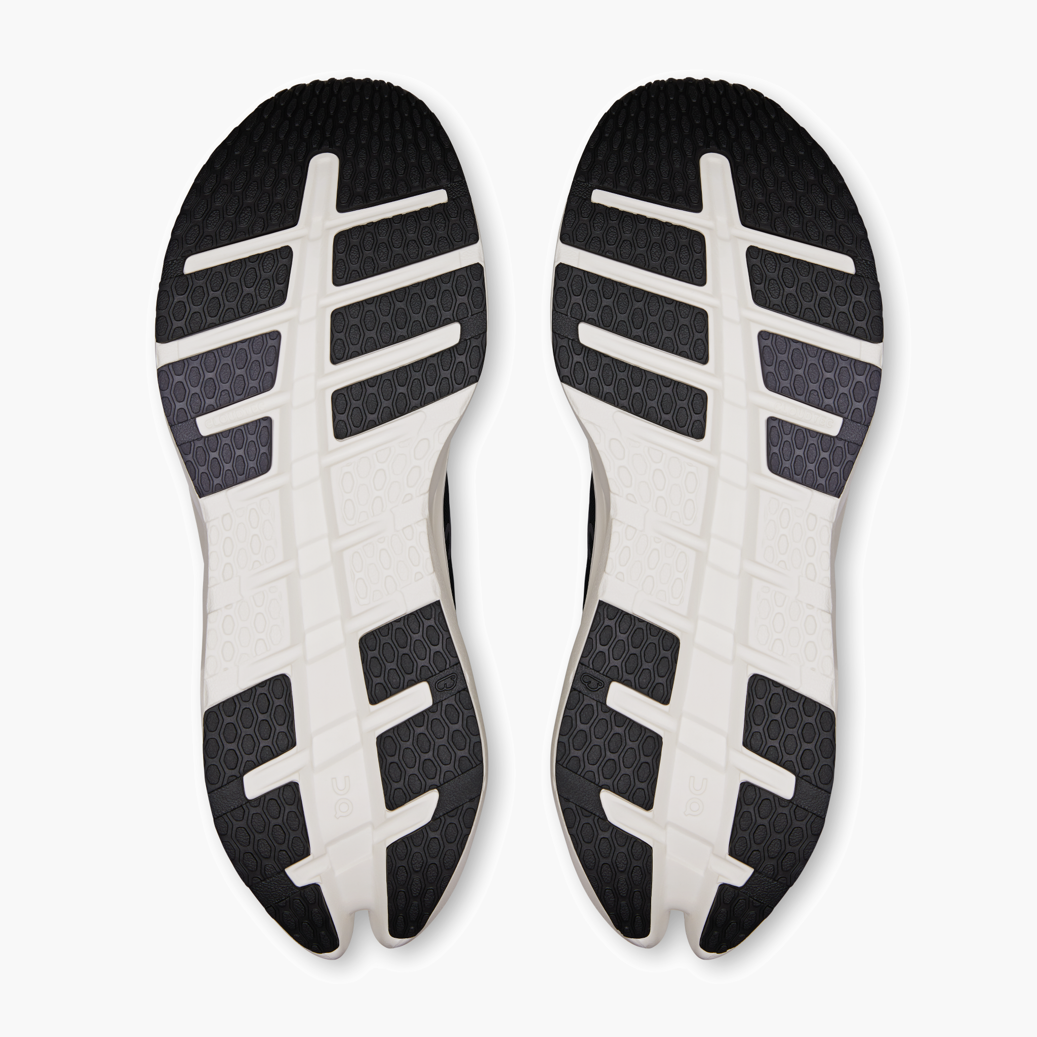 Sole angle shot of Men's Cloudrunner 3 in Black | Ivory