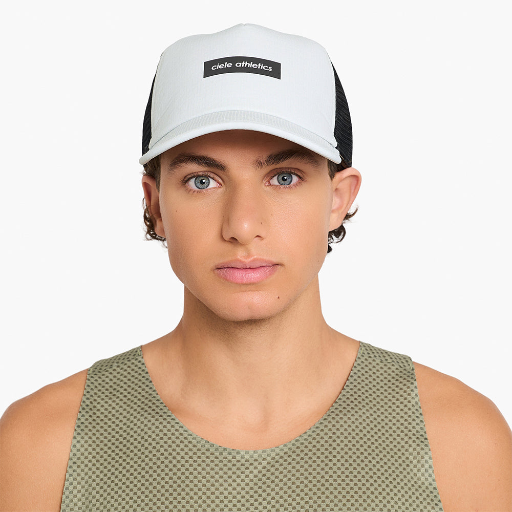 TRLCap SC - Field - Iconic Bar — Flatlay 2 [U-2-CA-0268-GR003.M/L]