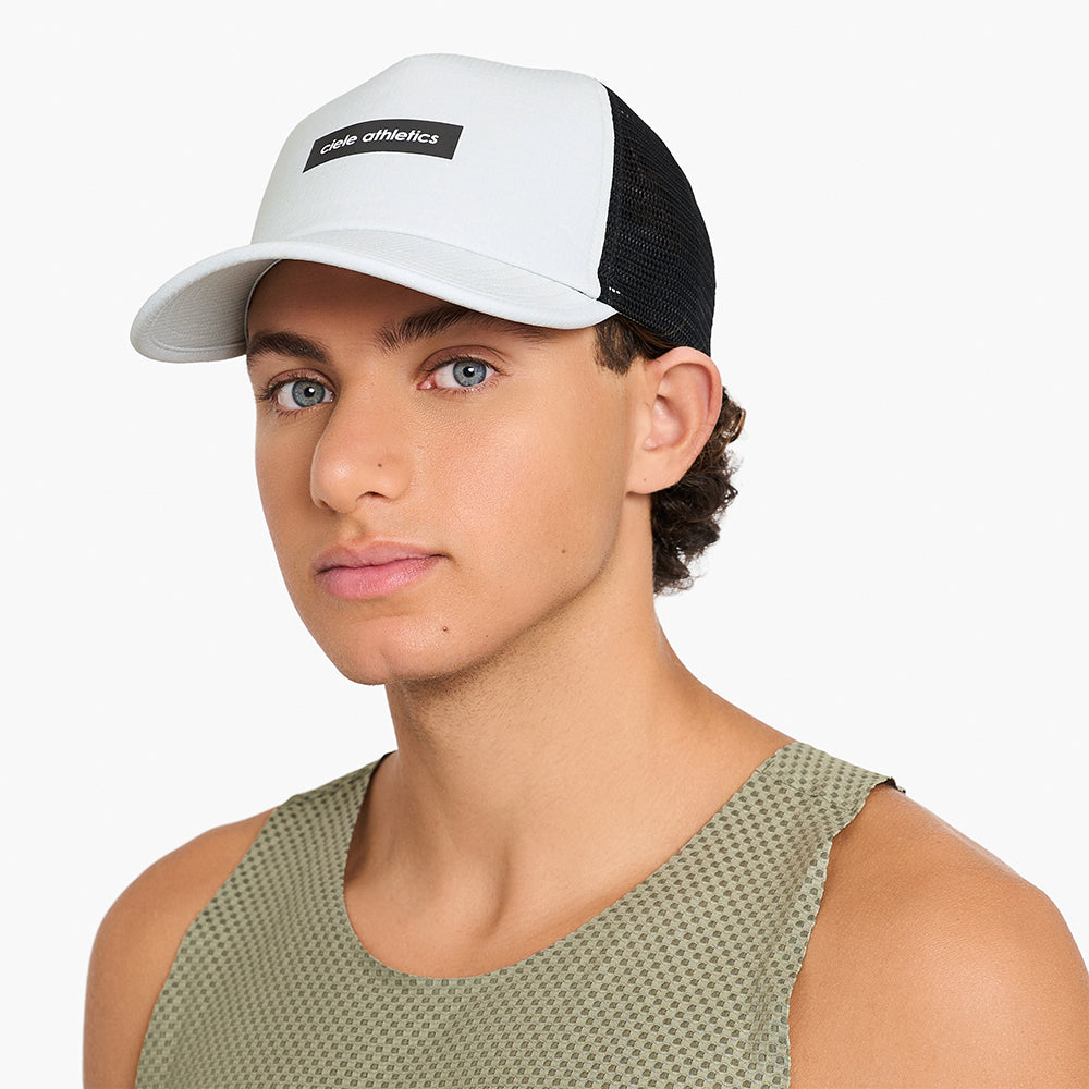 TRLCap SC - Field - Iconic Bar — Flatlay 3 [U-2-CA-0268-GR003.M/L]