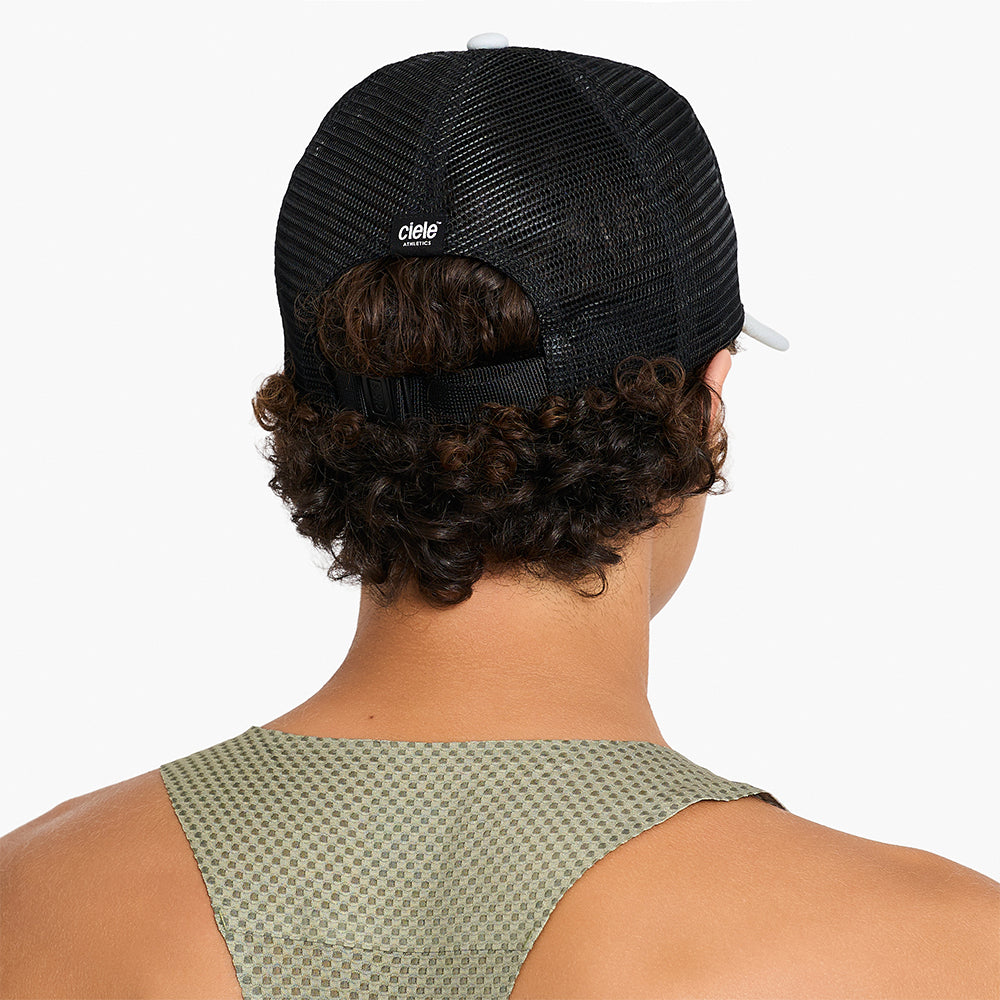 TRLCap SC - Field - Iconic Bar — Flatlay 4 [U-2-CA-0268-GR003.M/L]