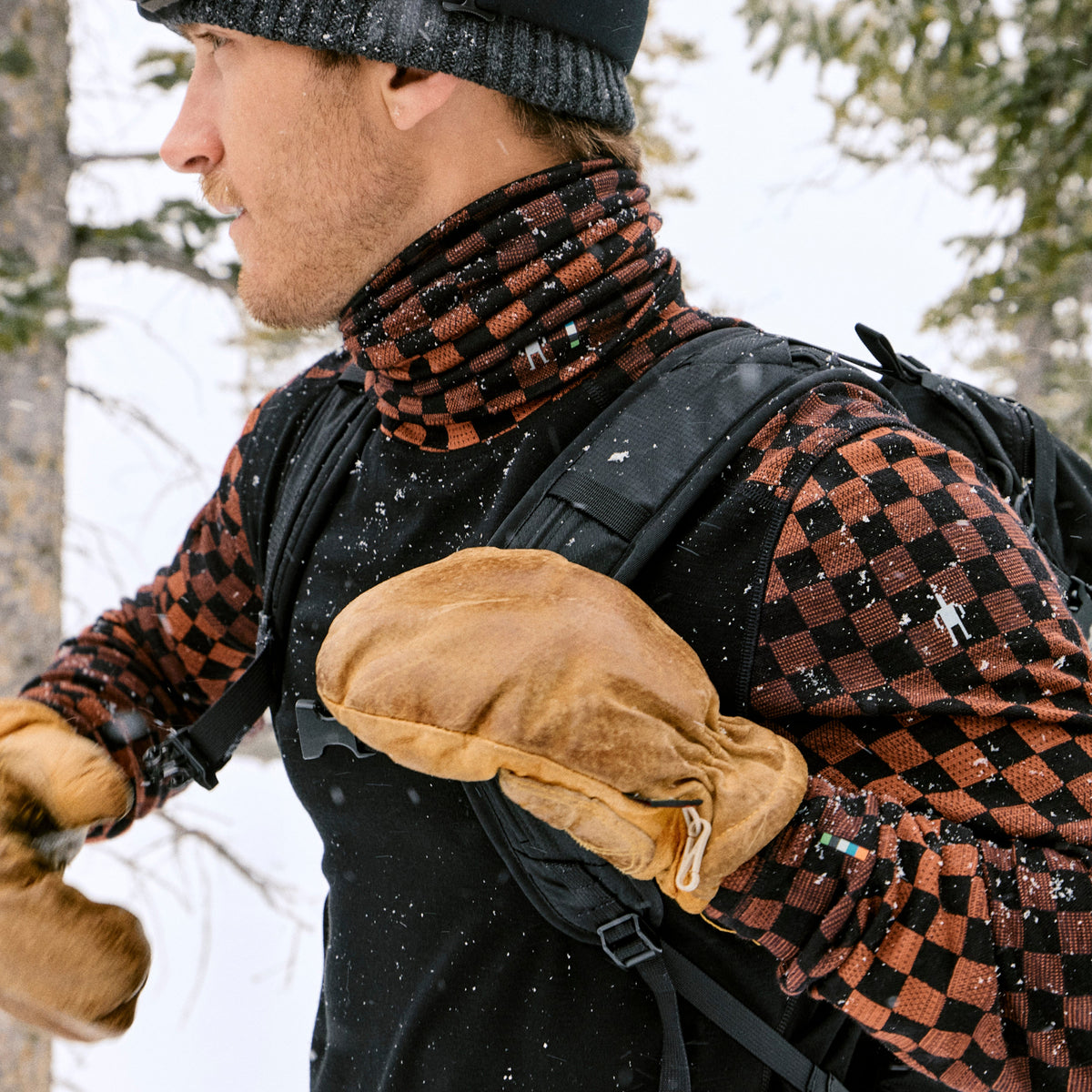 Thermal Merino Reversible Neck Gaiter — lifestyle source 3 [SW017071-R33]