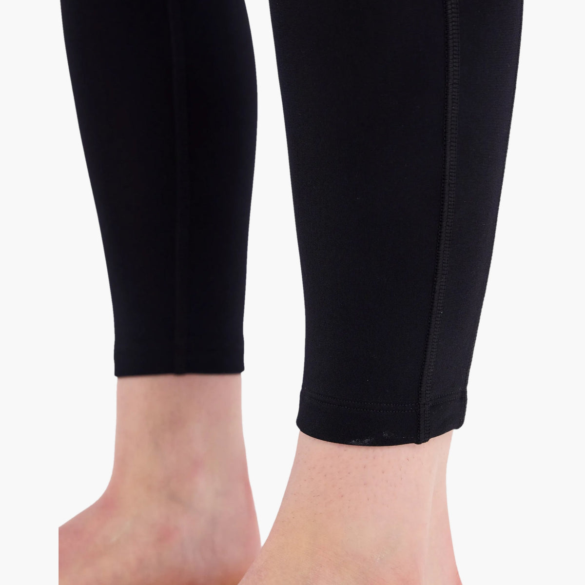 Women's Superwarm Cold Weather Tights — on-body source 9 [WBLGP002WI25BB.XS]